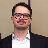 Dr. Matheus Spilari