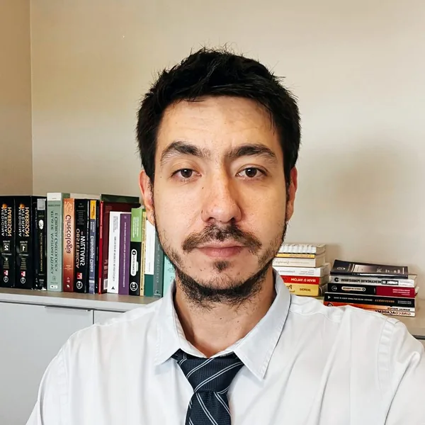 Dr. Juan Valente